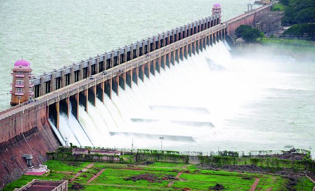 Tungabhadra Dam - tourist place in Karnataka